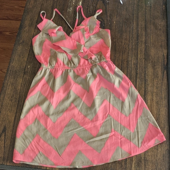 💕Host Pick💕 [BCBG] Summer Chiffon Dress - Picture 3 of 8